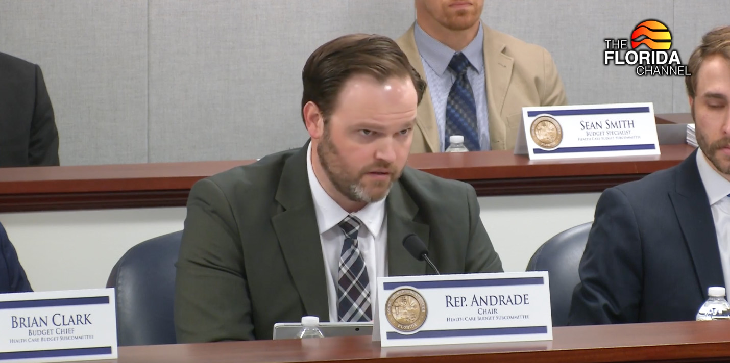 El representante Alex Andrade dirigió el enfoque crítico de la legislatura en Hope Florida. Se muestra en el Subcomité de Presupuesto de Atención Médica de la Cámara de Representantes en Tallahassee el jueves 24 de abril de 2025. (The Florida Channel)