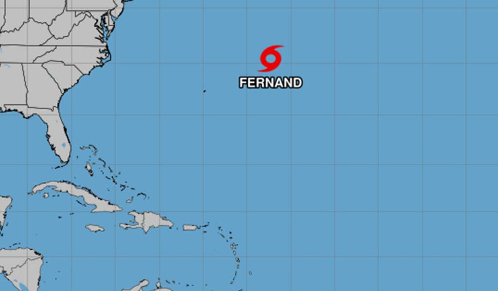 Tormenta tropical Fernand gira en el Atlántico, mientras que el sistema caribeño se desmorona, dice NHC