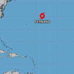 Tormenta tropical Fernand gira en el Atlántico, mientras que el sistema caribeño se desmorona, dice NHC