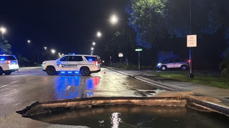 Terror en Sarasota: corriente arrastra a niño dentro del sistema de drenaje