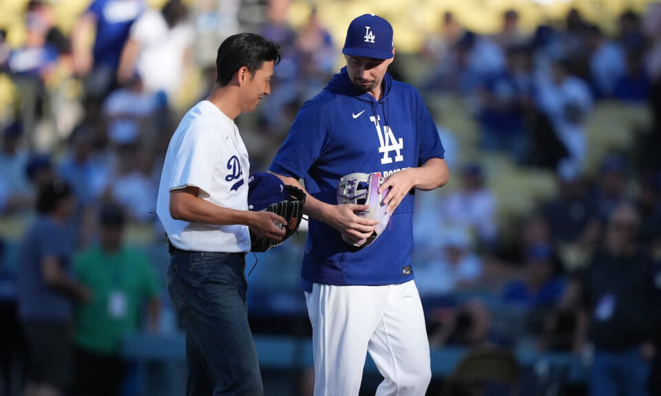 Así fue el momento en el que Son lanzó primera bola en el Dodger Stadium