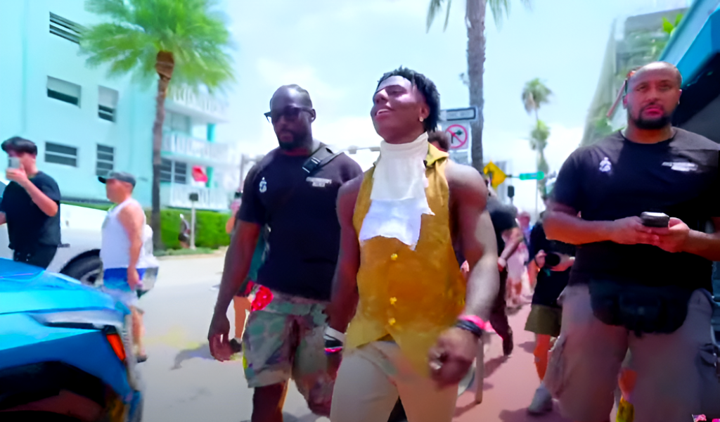 El YouTuber Speed aterriza en EE.UU. y ya desata locuras en Miami
