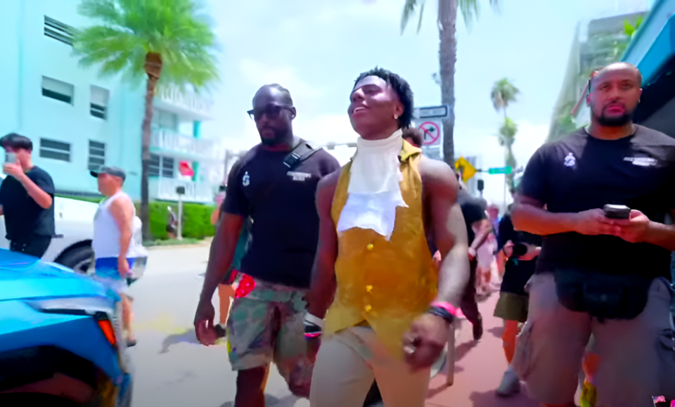 El YouTuber Speed aterriza en EE.UU. y ya desata locuras en Miami