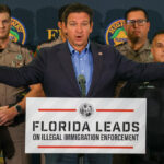 Demings firma el acuerdo de transporte de hielo justo antes de DeSantis, el gabinete aparece en Orlando