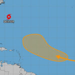Sistemas potenciales de los ojos del centro de huracanes cerca de Florida, en Atlantic, mientras que TS Dexter se agita