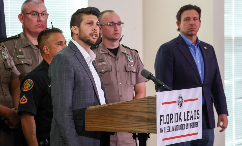 Editorial: agresión deshonesta de DeSantis, la amenaza de suspensión llega a Orange County