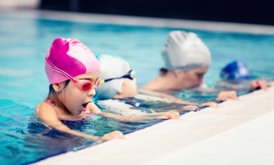 Miami-Dade contra ahogamientos: cursos de natación gratis para niños