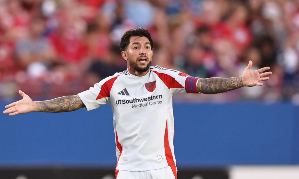 Luciano Acosta se encamina al Fluminense