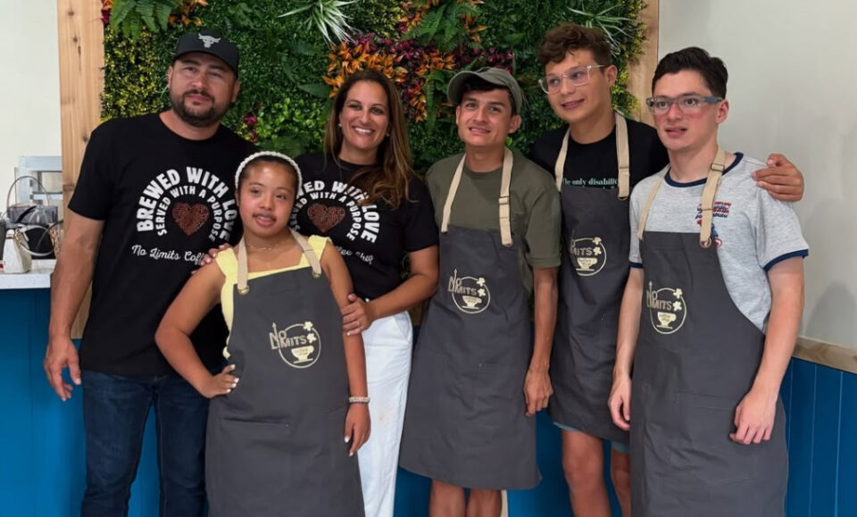 Nueva cafetería en Kendall es atendida por personas con necesidades especiales