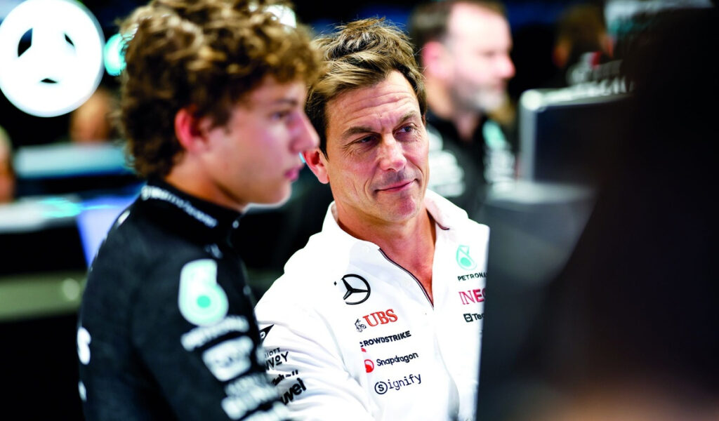 Wolff: «¿Kimi? Comete errores y cosas buenas. Exactamente lo que esperamos»