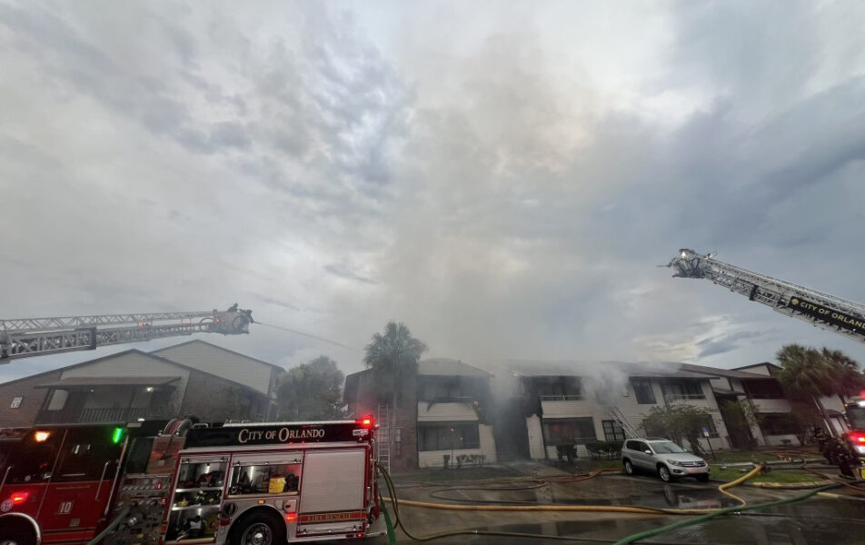 Un incendio cerca de Millenia Mall dejó 18 desplazados, el departamento de bomberos de Orlando dice