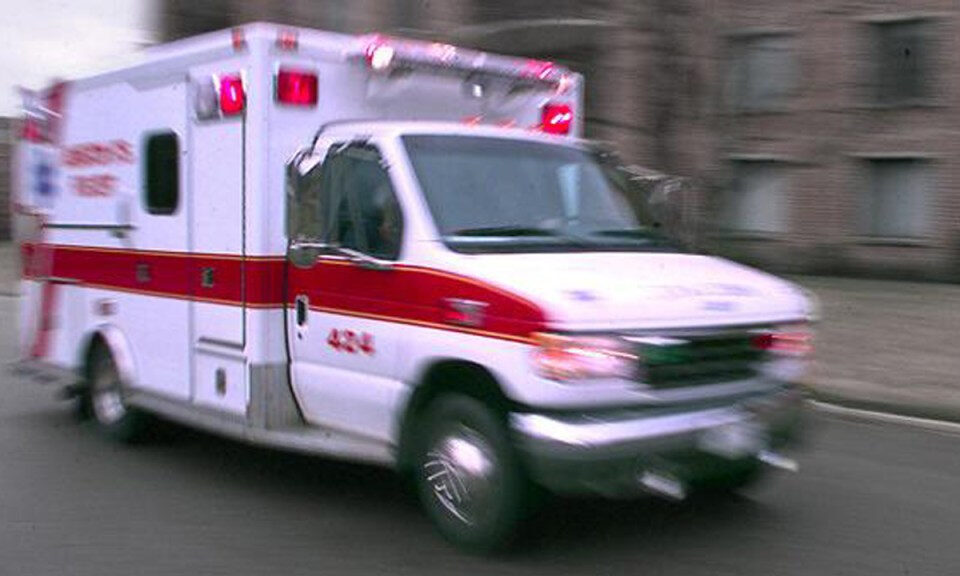 2 heridos, 1 muerto después de que ATV choca con motocicleta en el condado de Volusia, dice FHP