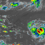 El huracán Erin pronosticó sobre la tormenta de la categoría 4 mientras los bordea el Caribe, dice NHC