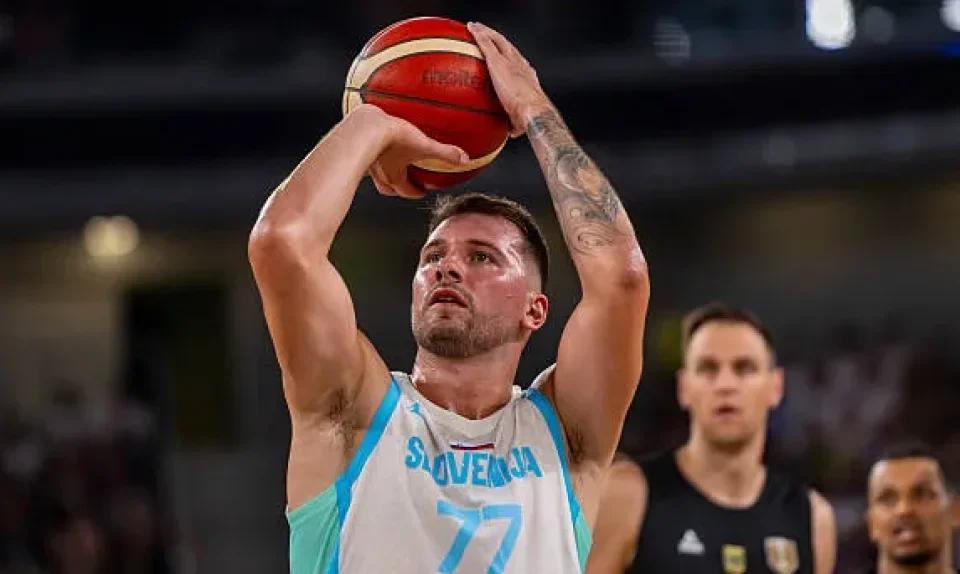 Alerta en Lakers: Luka Doncic preocupa tras lesión con Eslovenia rumbo al EuroBasket 2025 | Sporting News Argentina
