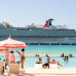Dos pasajeros de crucero mueren en el nuevo resort de Carnival Bahamas