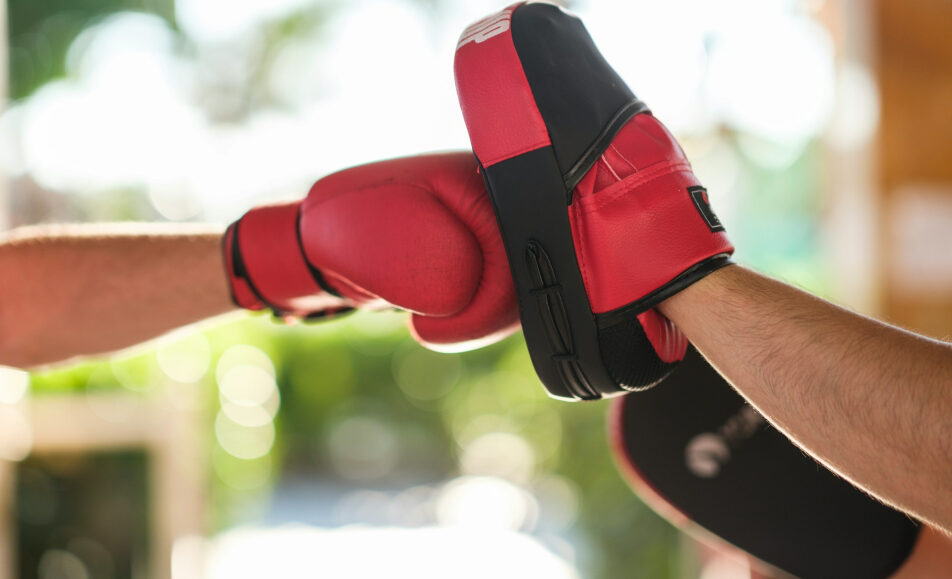 Pacientes con parkinson encuentran apoyo en programa de boxeo en Miami