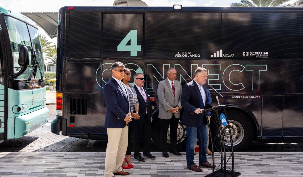 Las personas sin protección pueden dormir a bordo de los 407 autobuses de conexión de Orlando
