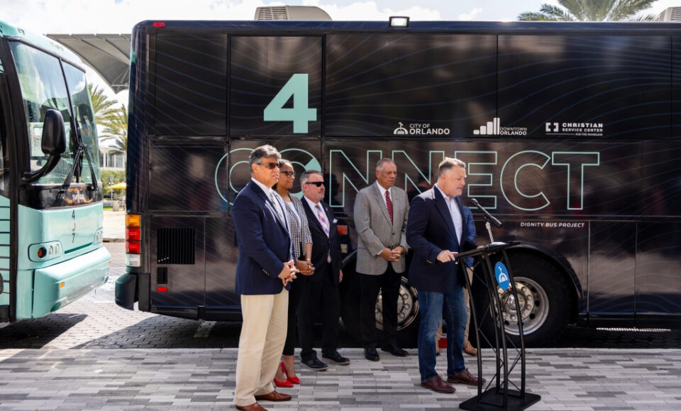 Las personas sin protección pueden dormir a bordo de los 407 autobuses de conexión de Orlando