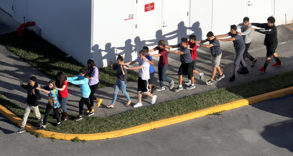 Florida AG quiere que la Corte Suprema derribe la ley de armas de Florida