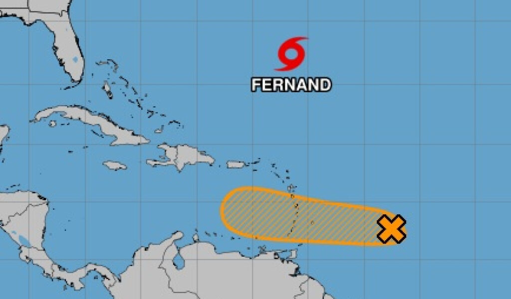 Tormenta tropical Fernand se forma en el Atlántico abierto, mientras que NHC rastrea el segundo sistema