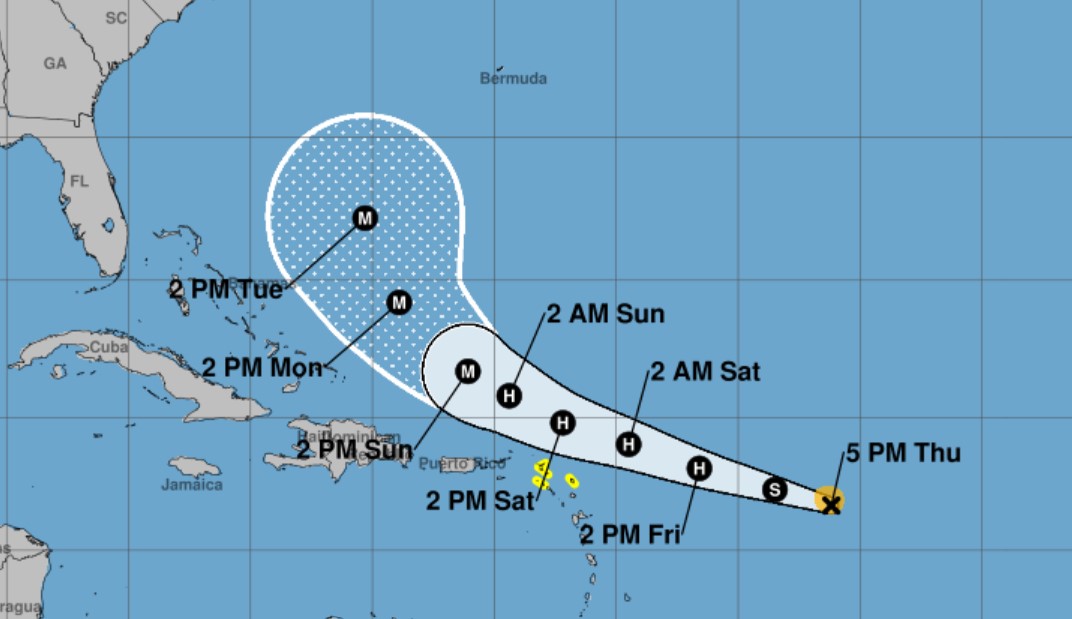 El camino de pronóstico para la tormenta tropical Erin a partir de las 5 pm del jueves 14 de agosto de 2025. (Centro nacional de huracanes/cortesía)