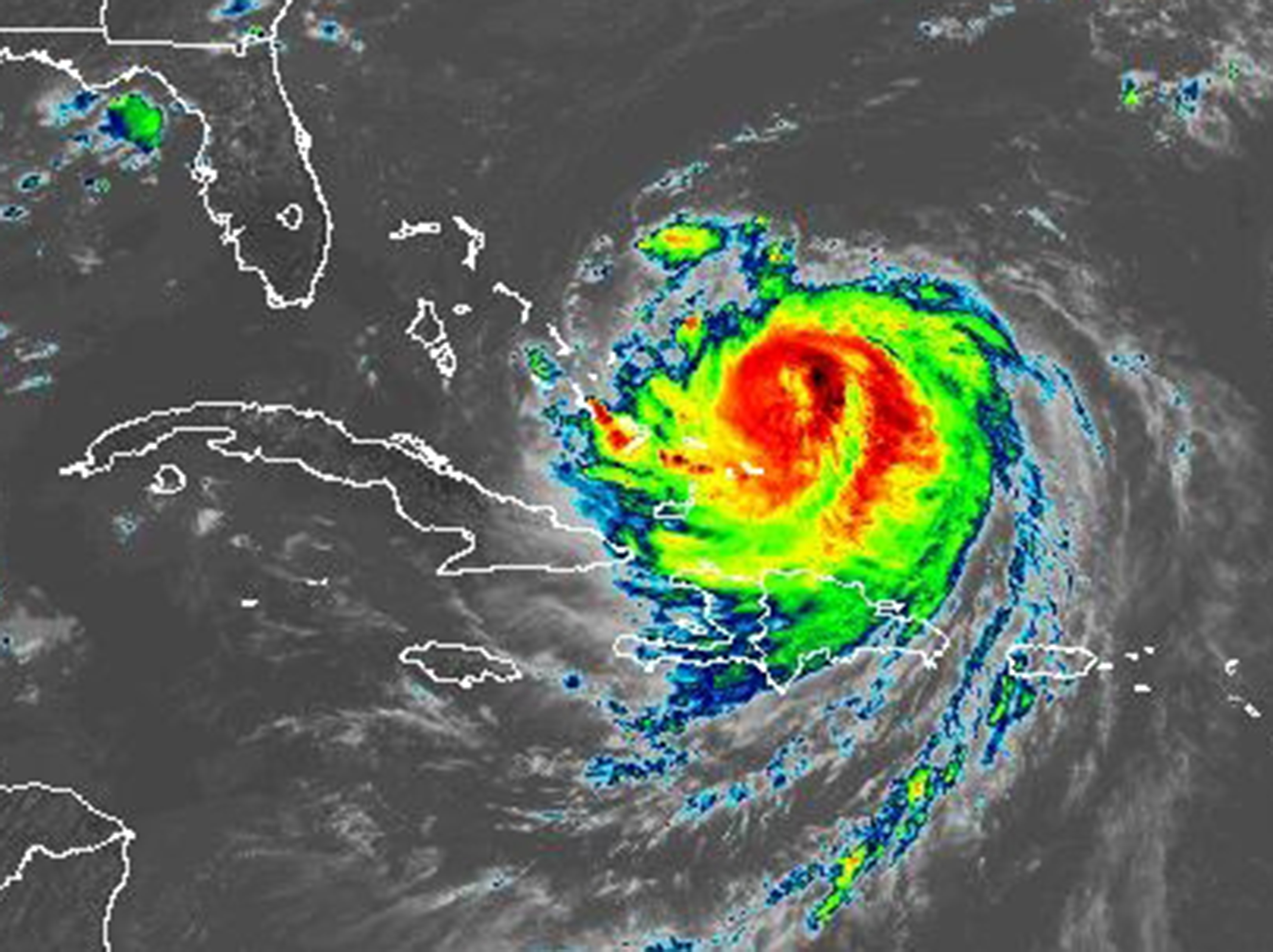 Esta imagen satelital infrarroja muestra la categoría 4 Huracán Erin cerca de las Bahamas el lunes 18 de agosto de 2025. (NOAA/GOES-ESTE)