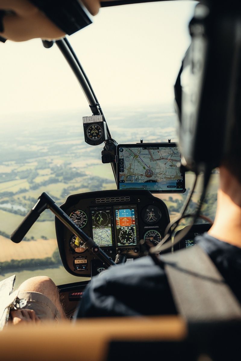 James Vowles, Williams, flies a Robinson helicopter