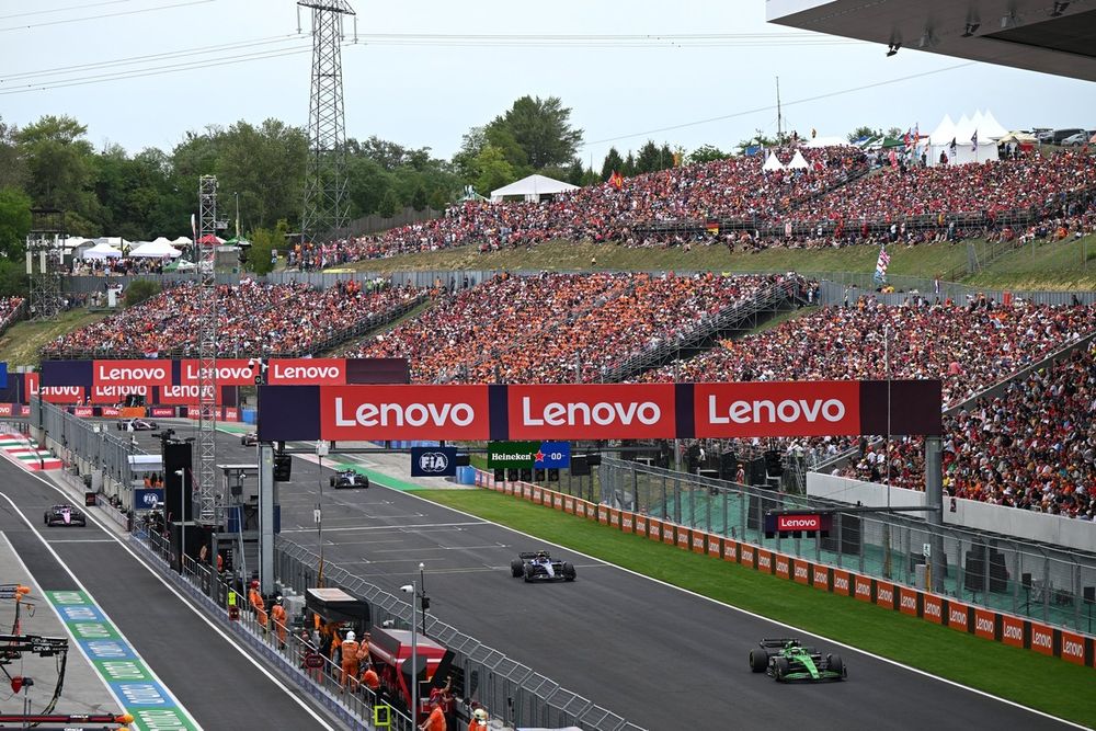 Nico Hulkenberg, Sauber, Carlos Sainz, Williams