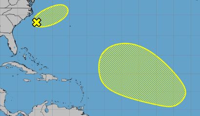 La perspectiva tropical a partir de las 8 pm del sábado 2 de agosto de 2025. (NHC)