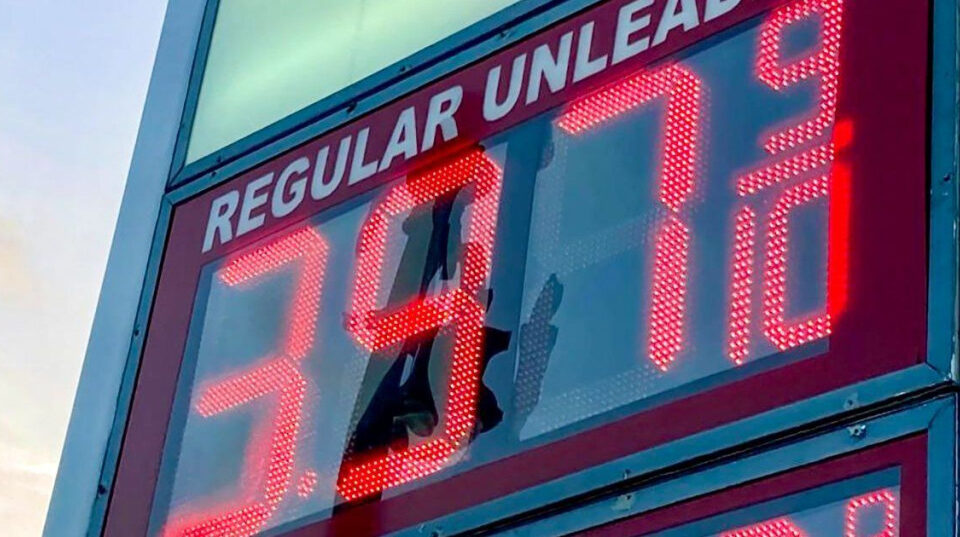 Precio de gasolina en Florida sube a $3.03 después del Día del Trabajo