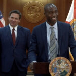 Florida finalizará todos los mandatos de vacunas, dice el cirujano general