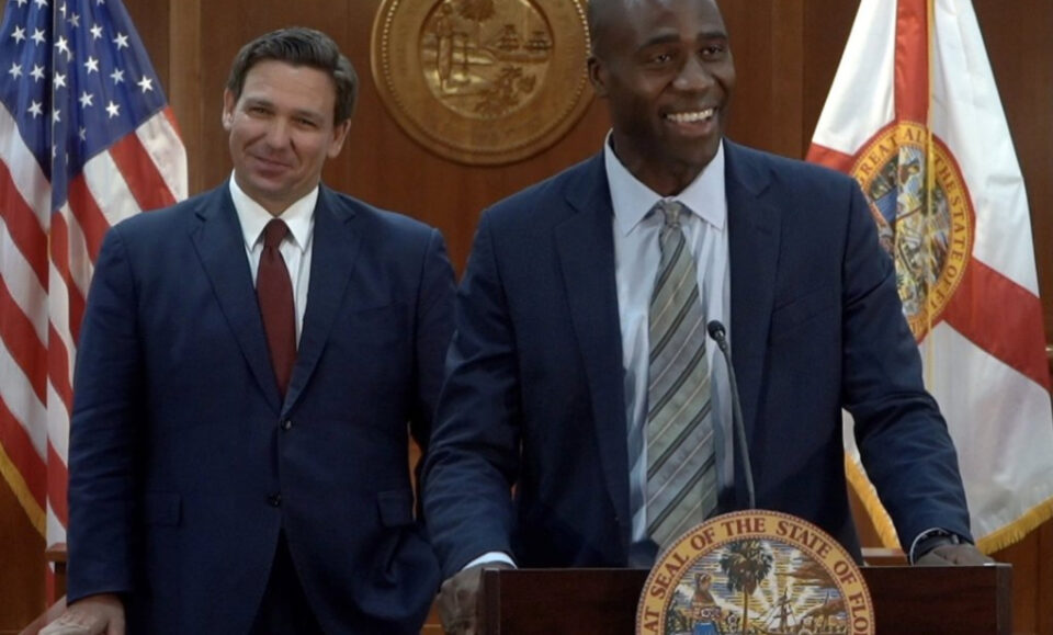 Florida finalizará todos los mandatos de vacunas, dice el cirujano general