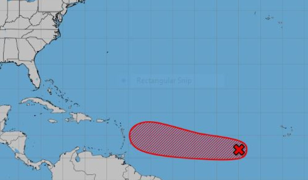 Hurricane Center dice que la depresión tropical podría formarse desde el sistema Atlantic