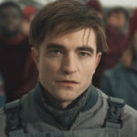 Robert Pattinson invitó a cenar a una fan obsesionada que acampó frente a su apartamento en España: “Me quejé de todo y nunca regresó”