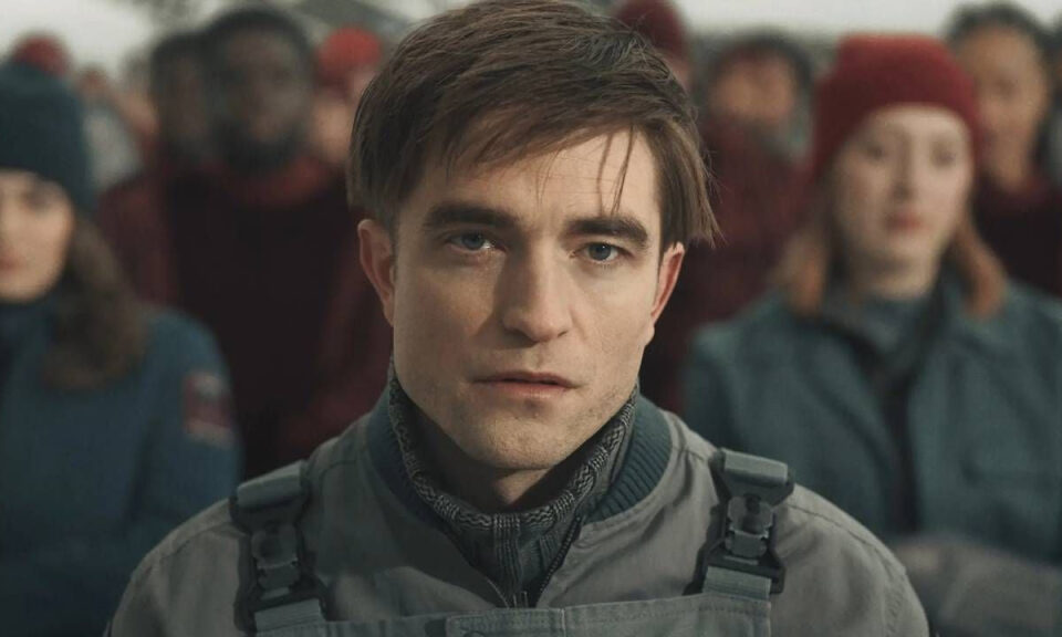 Robert Pattinson invitó a cenar a una fan obsesionada que acampó frente a su apartamento en España: “Me quejé de todo y nunca regresó”