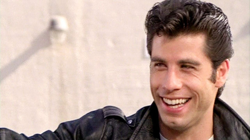 John Travolta se las apañó para que su familia apareciera en sus dos películas de mayor éxito: ‘Grease’ y ‘Fiebre del Sábado Noche’