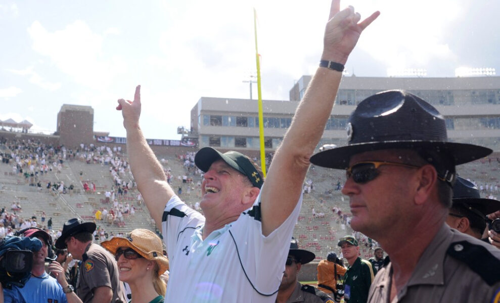 Bianchi: USF poniendo a Jim Leavitt en su Salón de la Fama escupe en la memoria de Joel Miller