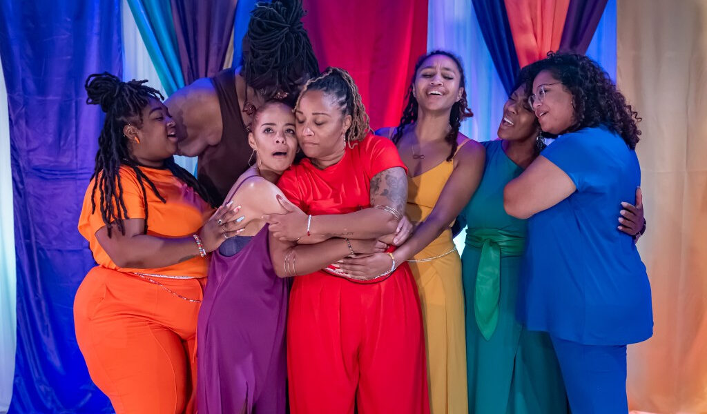 Critic’s Pick: En Words and Dance, ‘para las chicas de color’ toma un viaje profundamente personal