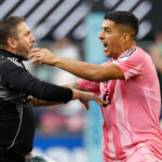 Tim Howard carga contra Luis Suárez por su escupitajo: “Que siga haciendo esas cosas me parece una locura”