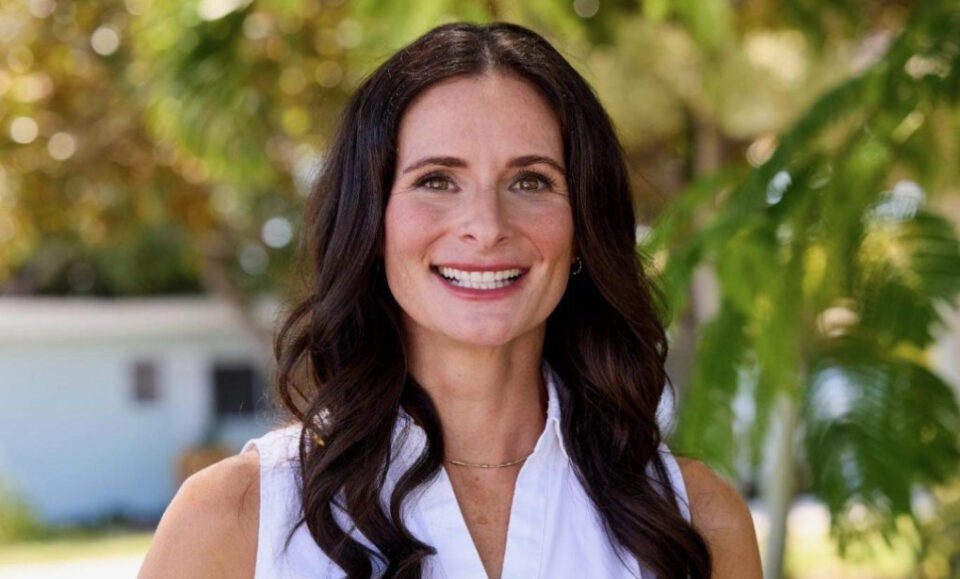 Jennifer Jenkins, demócrata que derrotó a un miembro de la junta escolar conservadora, anuncia la campaña del Senado de los Estados Unidos