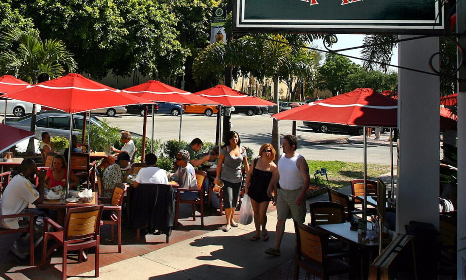 Pub británico La luna bajo el agua finalmente tiene un nuevo hogar