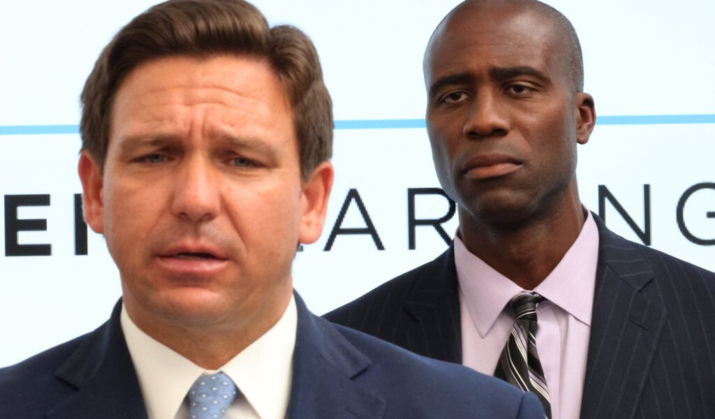 Maxwell: La mayoría de los planes de vacuna de desantis. Un grupo médico esquivó.