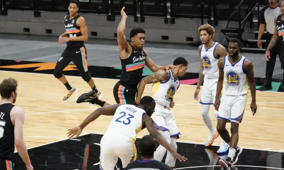 El plan B que tienen los Warriors por si pierden a Kuminga: ¿Se puede dar un regreso inesperado? | Sporting News Argentina