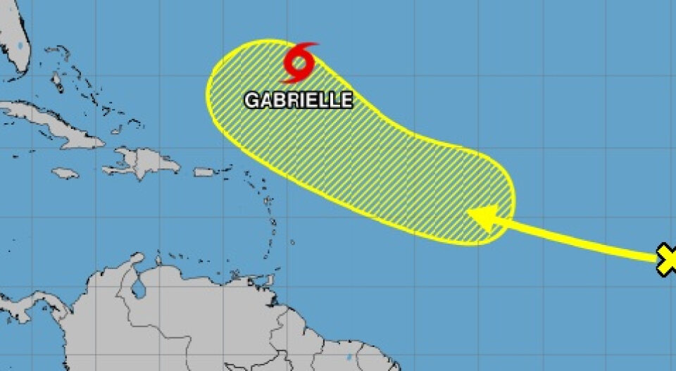 La tormenta tropical Gabrielle se intensifica, mientras que los ojos del centro de huracanes 2º Sistema Atlántico
