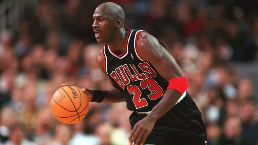 Una leyenda de los Bulls y la NBA se sincera sobre la relación entre Jordan y LeBron James… Y luego se arrepiente | Sporting News Argentina