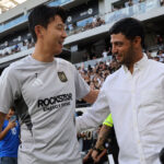 Así fue el esperado saludo de Son y Vela tras el partido de LAFC