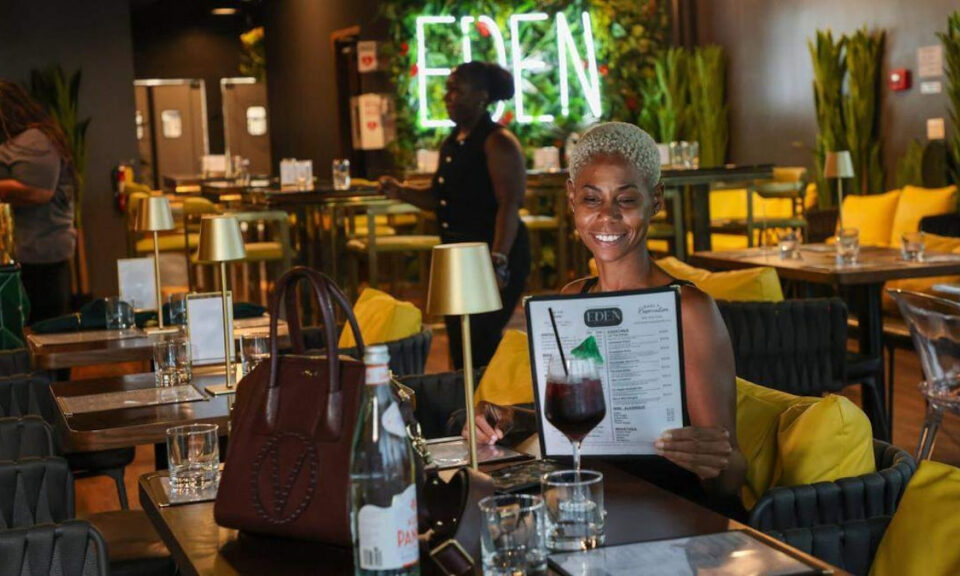 ‘La hospitalidad es nuestro ministerio’: cómo un restaurante trae África a Florida
