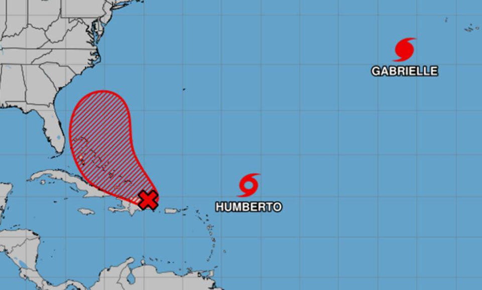 Hurricane Center dice que la depresión tropical probablemente sobre Bahamas mientras sigue rastreando a Humberto, Gabrielle