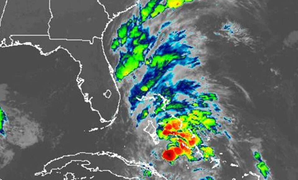 Costa de Florida para sentir los efectos del pronóstico de depresión para convertirse en tormenta tropical Imelda