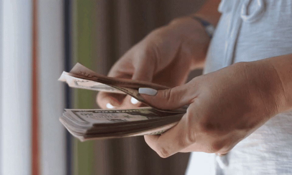 Salario mínimo en Florida alcanza los $14 por hora en penúltimo aumento hacia meta de $15